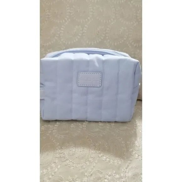 Elemis makeup bag, perfect to take along with you everyway! 8x5x3 - Picture 1 of 3